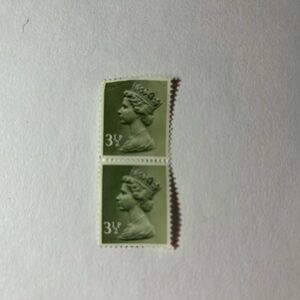 VTG Queen Elizabeth II Stamps